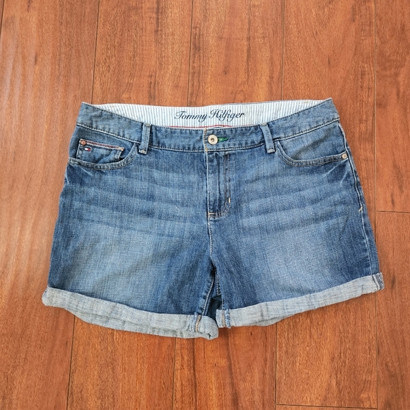TOMMY HILFIGER DENIM ROLLED CUFFED JEAN SHORTS - Picture 1 of 4
